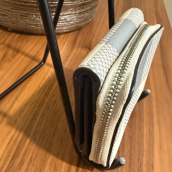 Coach Blue and Cream Checkered Wallet - Picture 4 of 12